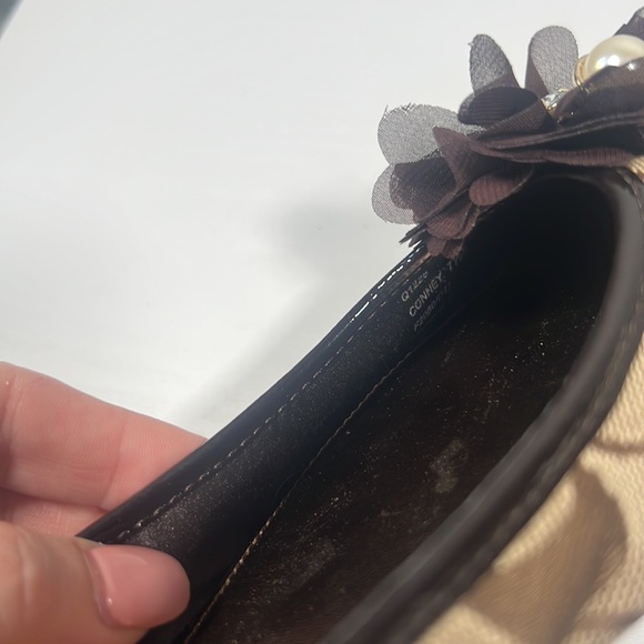 Women’s Like New! Coach Flats with decorative charms - Picture 8 of 12